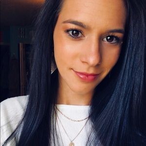 Meet your Posher, Faith